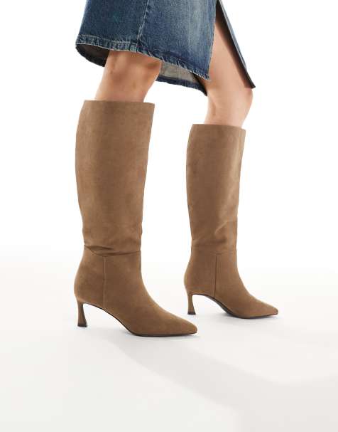 New Look – Kamelbruna, knähöga boots i mockaimitation med klackar - view 1