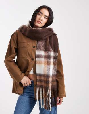 New Look - Karierter Schal in Braun-Brown