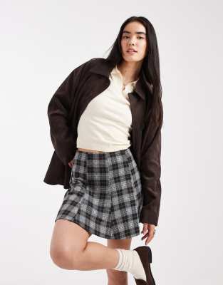 New Look - Karierter, schwingender Minirock in Grau