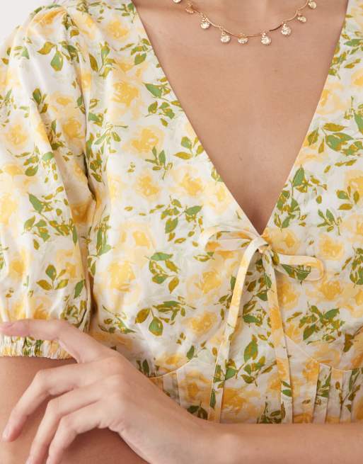 New Look – Kastiges Oberteil in Gelb mit Blumenmuster und V-Ausschnitt, 2 von 4