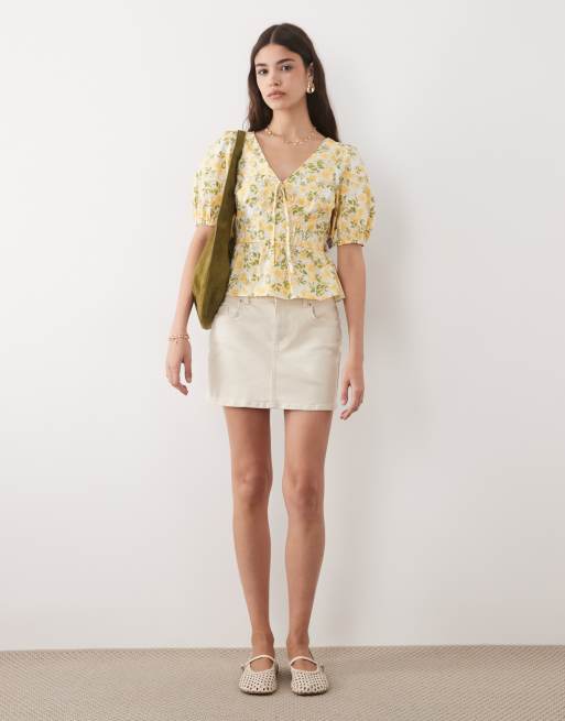 New Look – Kastiges Oberteil in Gelb mit Blumenmuster und V-Ausschnitt, 3 von 4