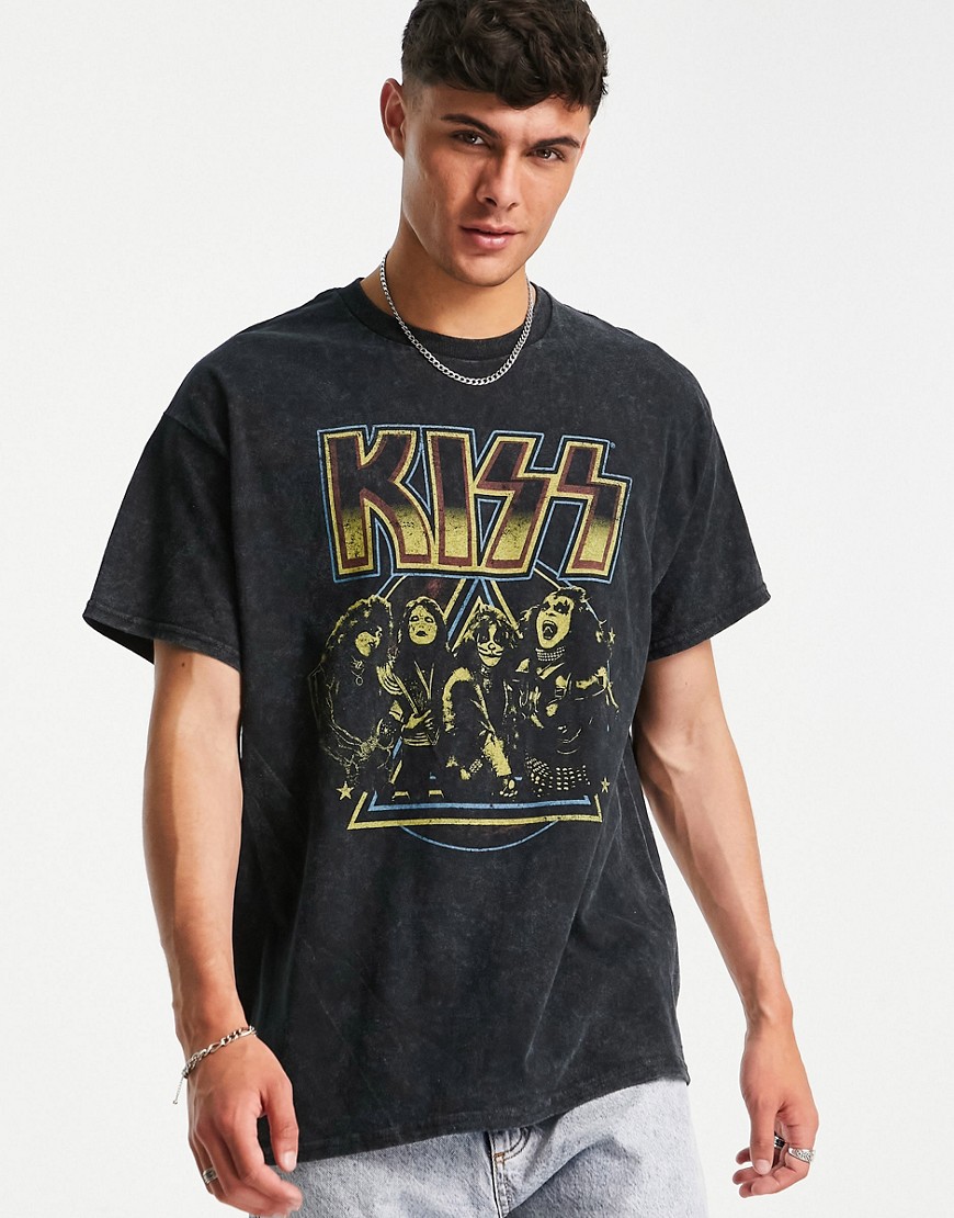 New Look kiss printed t-shirt in black