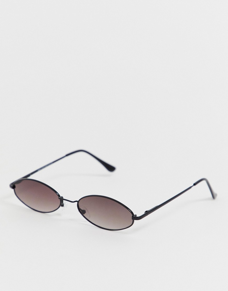 New Look - Kleine, ovalen zonnebril in zwart