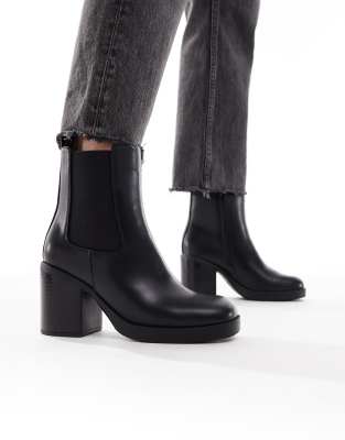 New Look - Klobige Chelsea Boots in Schwarz