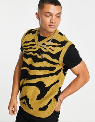 New Look knitted animal print vest in mustard