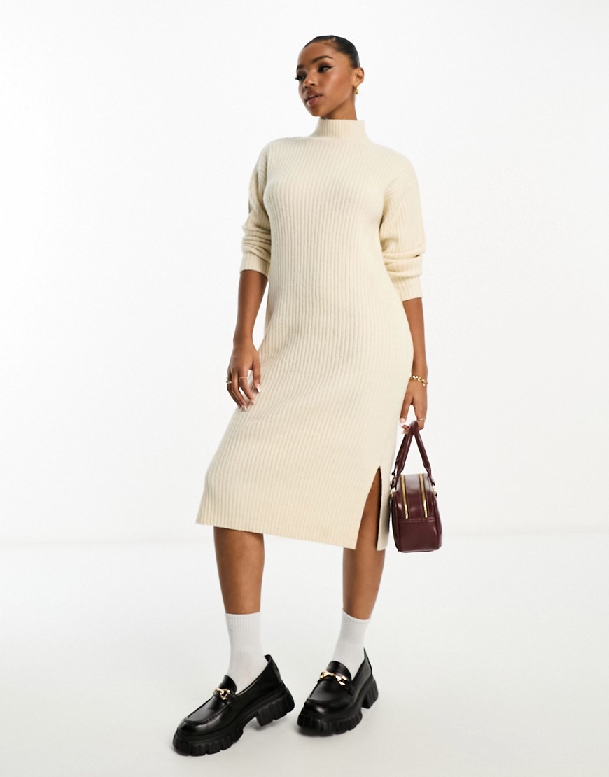 New Look knitted midi dress in cream-White