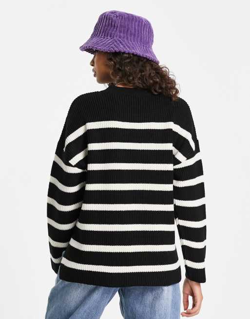 New Look knitted striped crew neck jumper with side split detail in black, 2 of 4