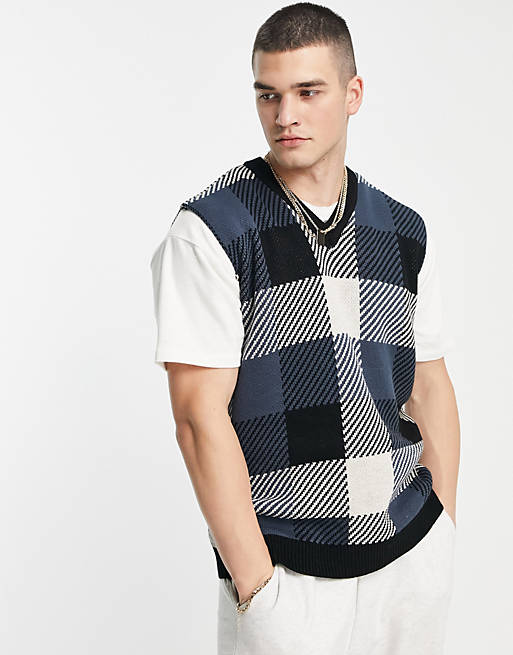 New Look knitted vest in grey check