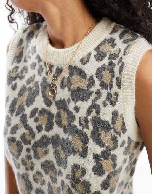 New Look knitted vest in leopard print | ASOS
