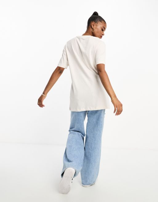 New Look – Krämvit t-shirt i boyfriend-modell med slits, 3 av 4