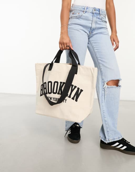New Look – Kremowa torba typu tote oversize z napisem „Brooklyn”, 2 z 4
