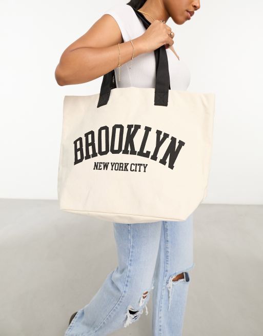 New Look – Kremowa torba typu tote oversize z napisem „Brooklyn”, 4 z 4