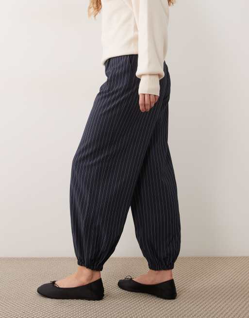 New Look krijtstreep ballonbroek in marineblauw, 2 van 5