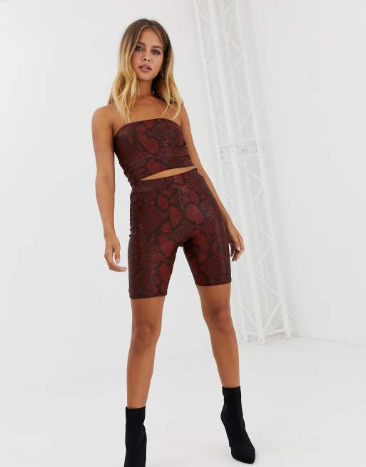 New Look – Krótkie legginsy w wężowy wzór – część kompletu