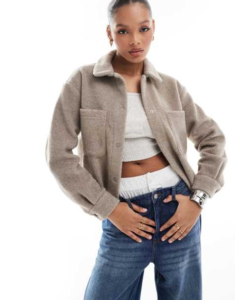New Look – Kurze Hemdjacke aus Strick in Nerzbeige - view 1