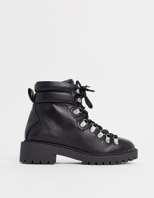 new look chunky flat hiker boots in black
