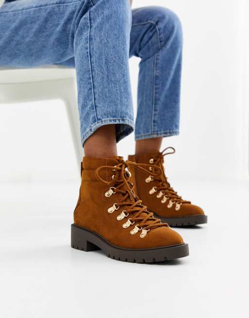 New Look lace detail chunky flat hiker boots in tan | ASOS