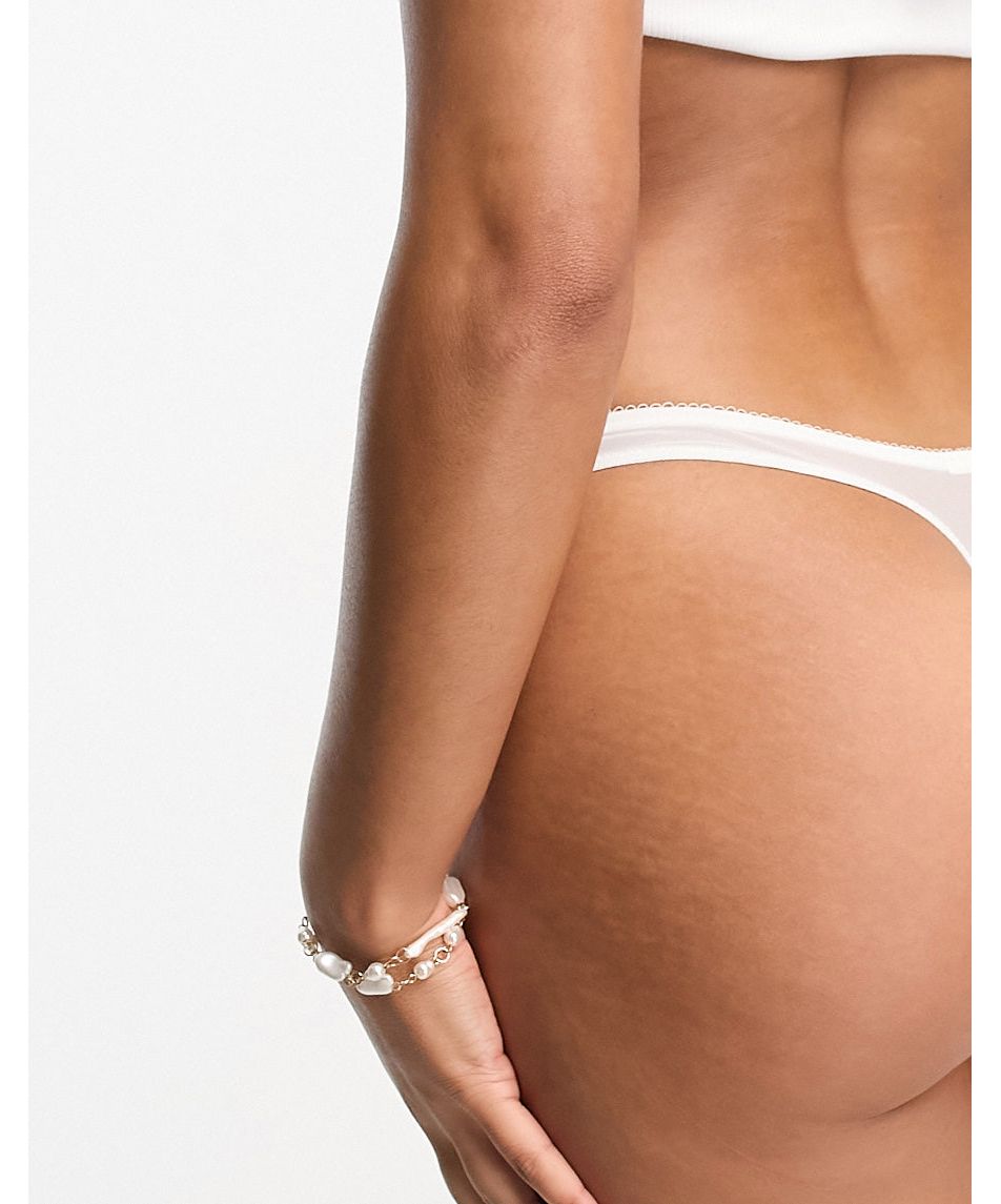 New Look lace thong in white