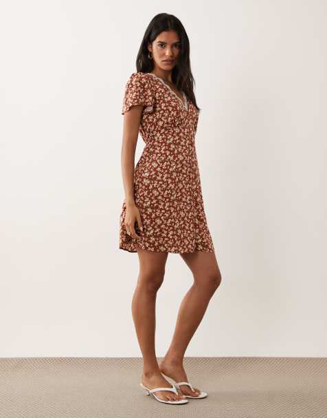 New Look lace trim mini tea dress in brown floral - view 1