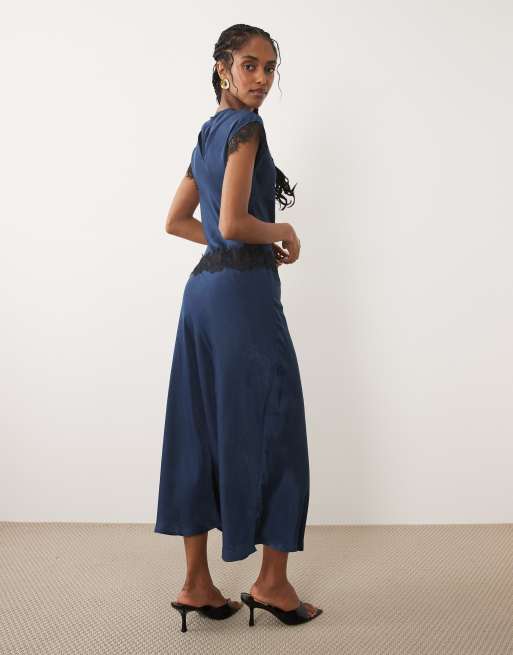 New Look lace trim satin midi dress in navy, 3 of 4