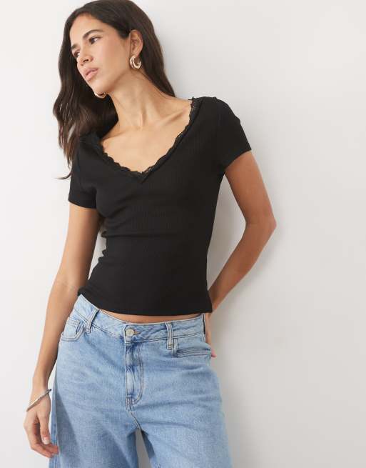 New Look lace trim v-neck tee in black, 3 of 4