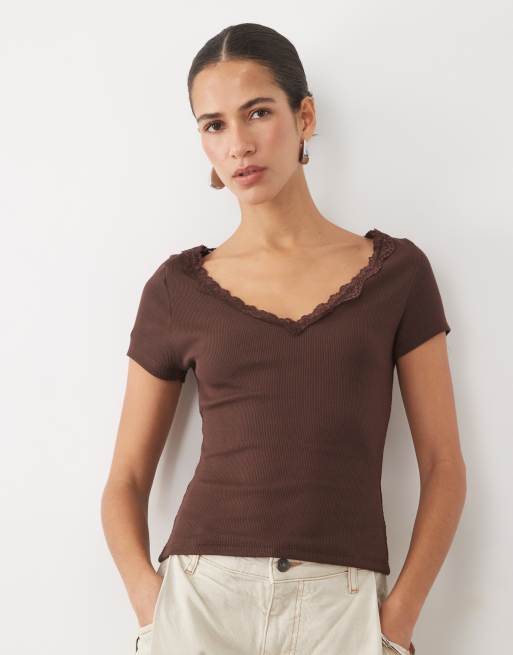 New Look lace trim v-neck tee in dark brown, 3 of 4