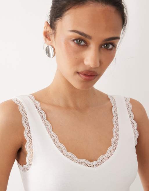 New Look lace trim vest in white, 3 of 4