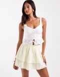 [New Look] New Look lace-up broderie cami top in white 18 10 - White