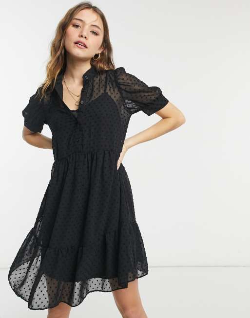 New Look - Lagdelt smock-kjole i sort dobby-stof