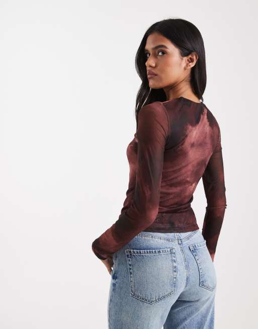 New Look – Langärmliges Oberteil aus geblümtem Netzstoff in Rot mit Cut-Out, 4 von 4