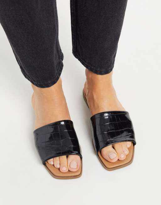 flat square toe mules