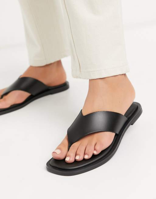 New Look leather toe thong flat sandal in black