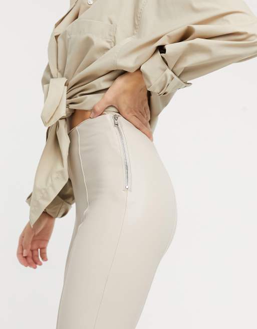 New Look - Leer-look legging in crème, 3 van 4