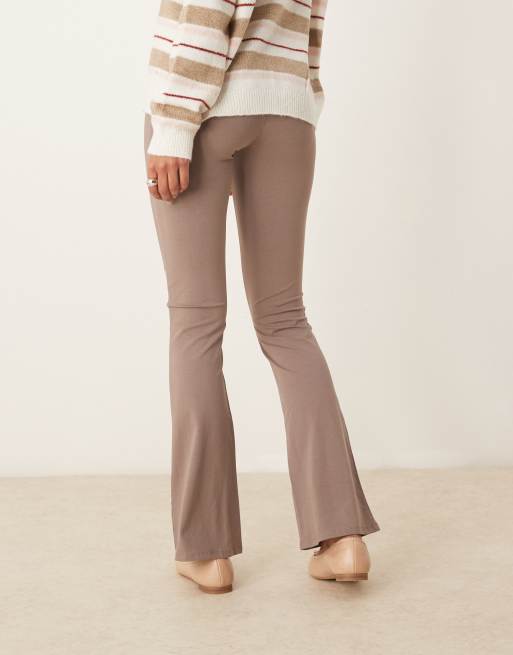 New Look - Leggings a zampa color visone, 2 di 5