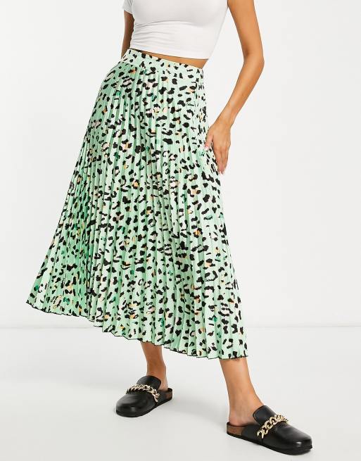 New Look leopard print pleated midi skirt in green