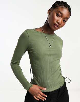 New Look lettuce edge long sleeve top in khaki