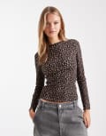 [New Look] New Look lettuce edge long sleeve top in leopard print-Brown 12 Brown pattern
