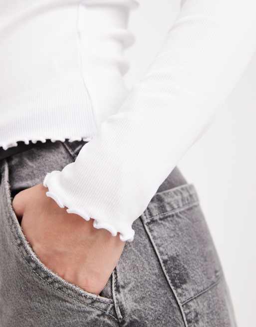 New Look lettuce edge long sleeve top in white, 4 of 4