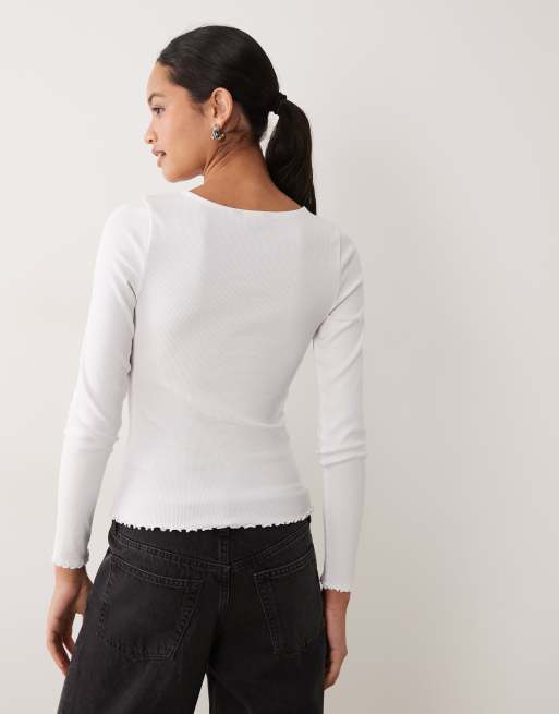 New Look lettuce edge long sleeve top in white, 4 of 4