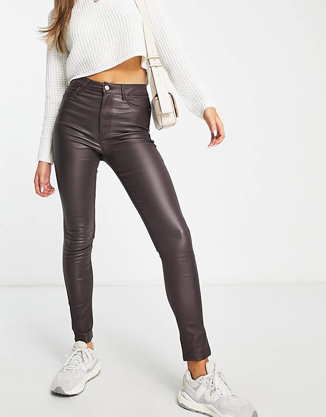 New Look - lift and shape high waisted super skinny coated jeans in dark brown