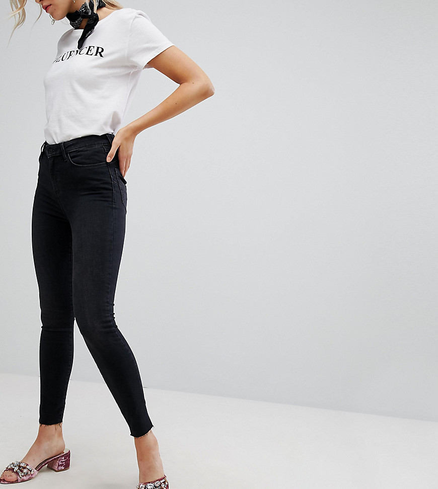 New Look — Lift and shape jeans med flosset kant-Sort