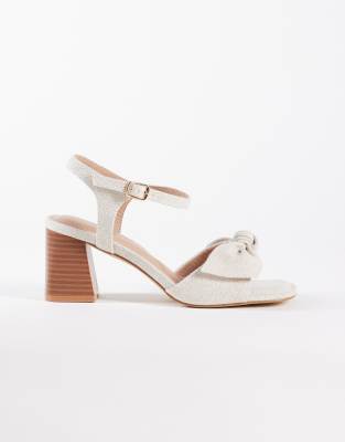  linen look bow block heeled sandal in cream