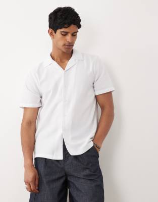 Linen 3