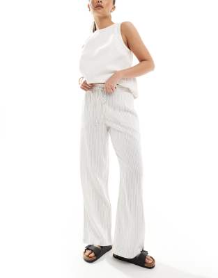 New Look New Look linen wide leg trousers in cream stripe-White