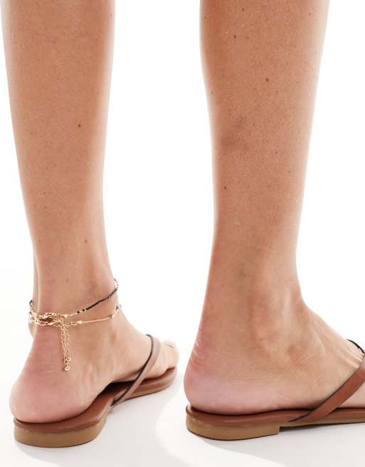New Look – Ljusbruna flip flops i PU, 3 av 4