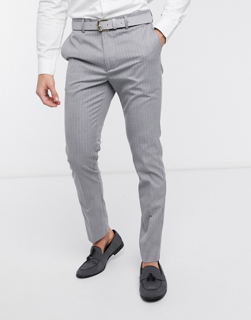 New Look – Ljusgrå, kritstrecksrandiga kostymbyxor med extra smal passform