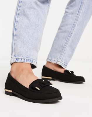 New Look - Loafer aus Wildlederimitat in Schwarz mit Kettendesign am Absatz