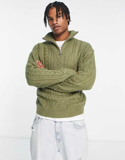 New Look – Locker geschnittener Strickpullover in hellem Khaki mit schwerem Zopfstrickmuster