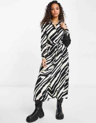 New Look long sleeve button up midi shirt dress in black pattern | ASOS