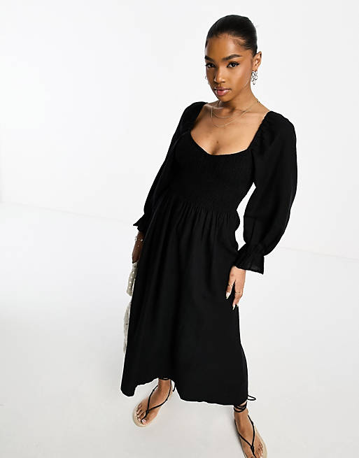 New Look long sleeve cut out shirred midi dress in black | ASOS